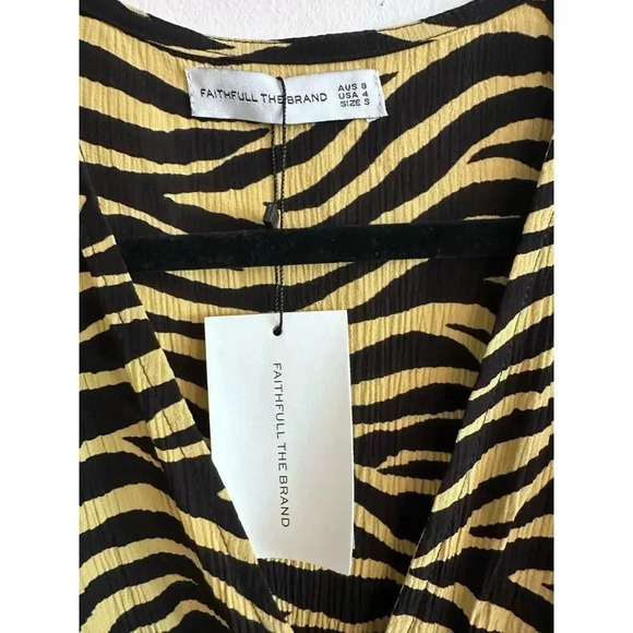 NWT Faithfull the Brand Tan & Yellow V-Neck Amaia Zebra Crop Top Size 4 - Picture 2 of 7